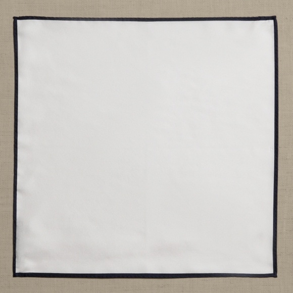 NWT Banana Republic KIA SILK POCKET SQUARE, White - Picture 1 of 3